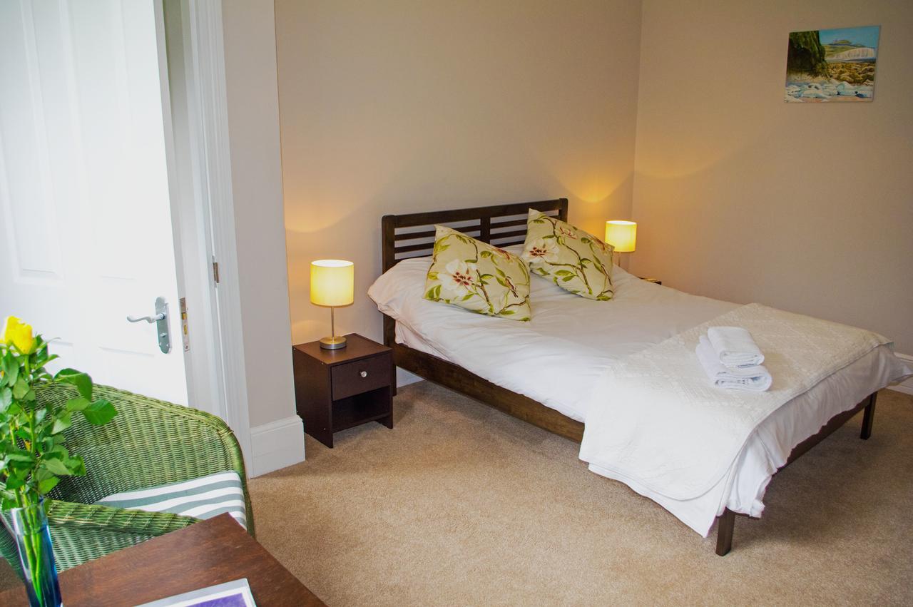 Claridge House Bed & Breakfast Lingfield Eksteriør bilde