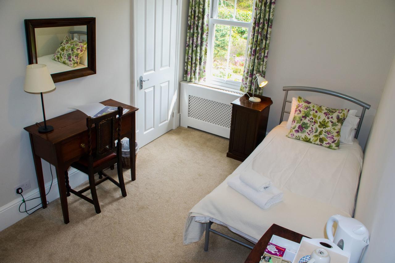 Claridge House Bed & Breakfast Lingfield Eksteriør bilde