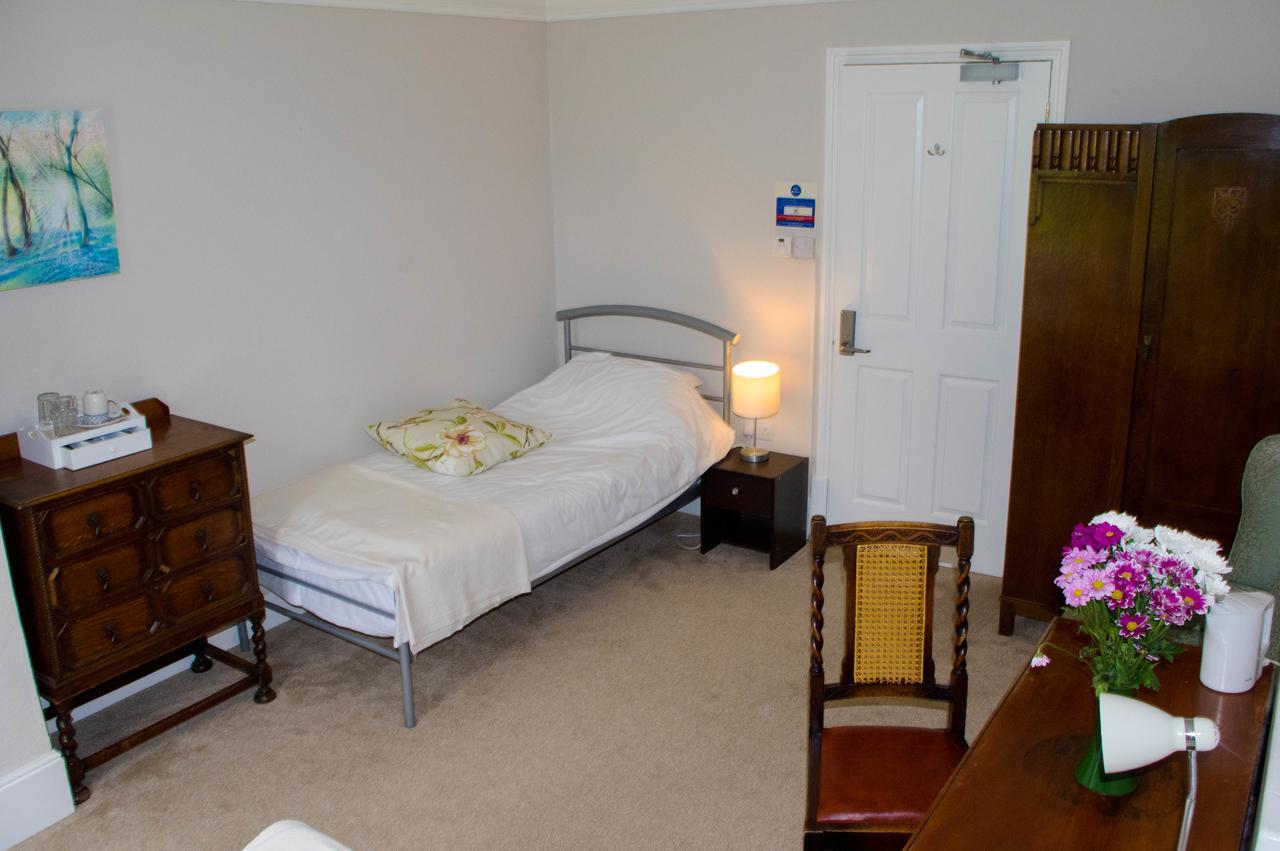 Claridge House Bed & Breakfast Lingfield Eksteriør bilde